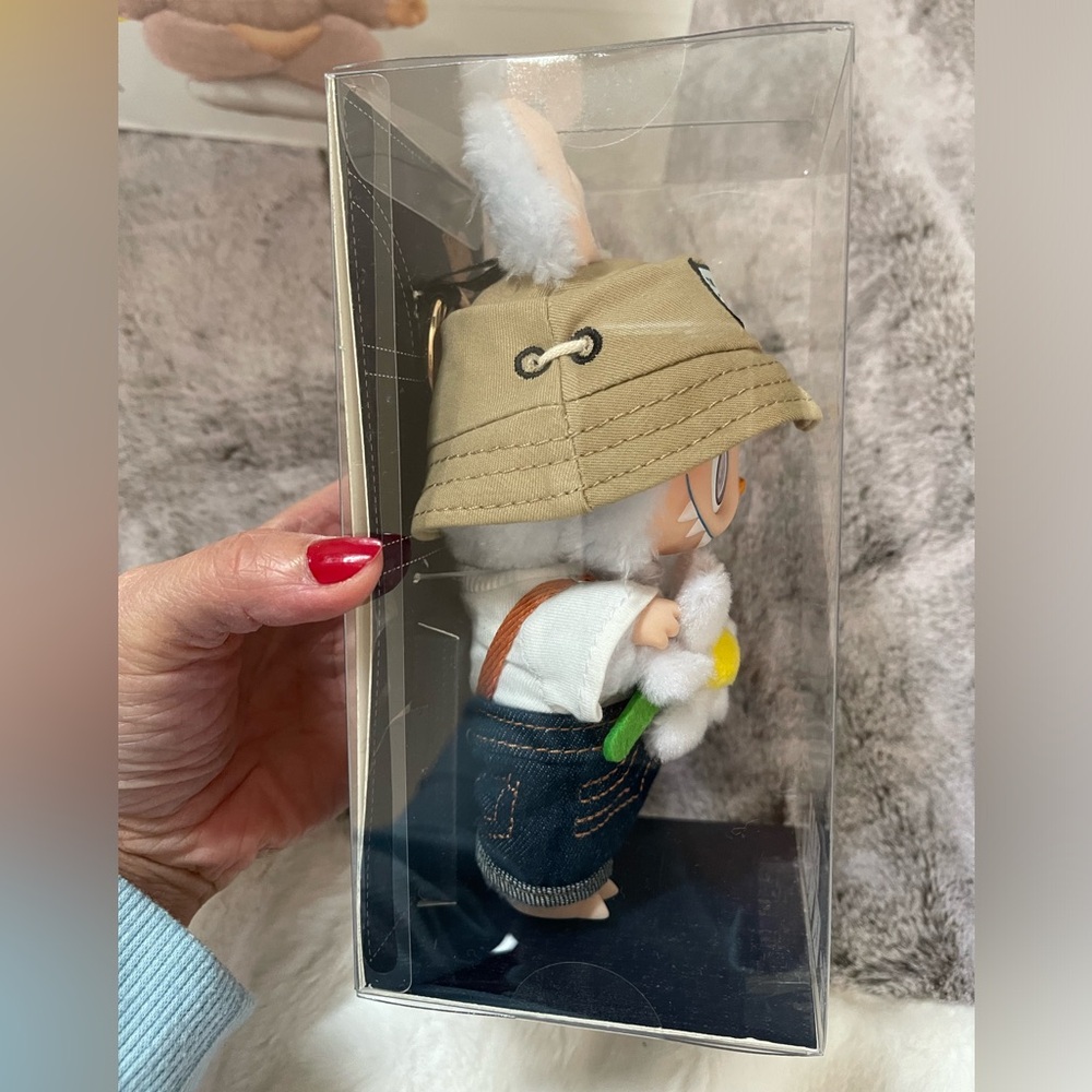 Pop Mart  fall in wild pendant labubu - Picture 5 of 7